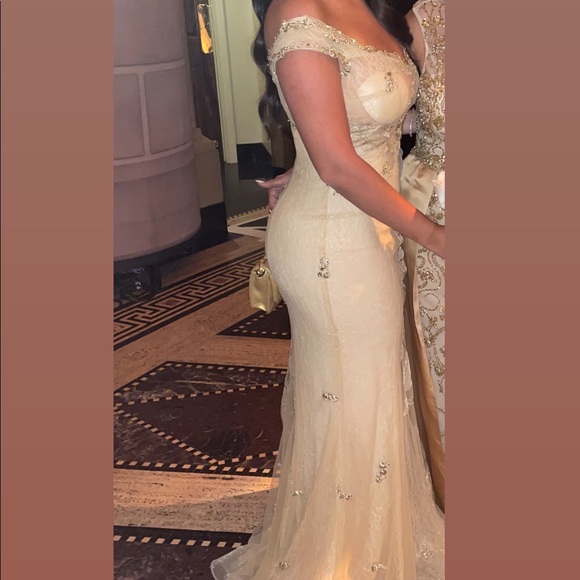 Gown ✨ - Picture 2 of 3